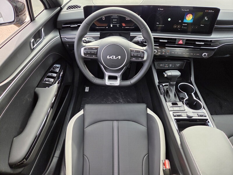 2026 Kia K5 GT-Line photo 8
