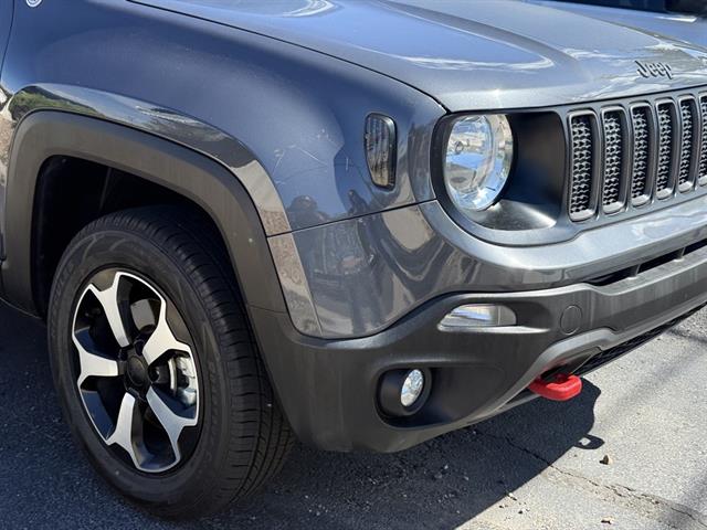 2022 Jeep Renegade Trailhawk photo 2