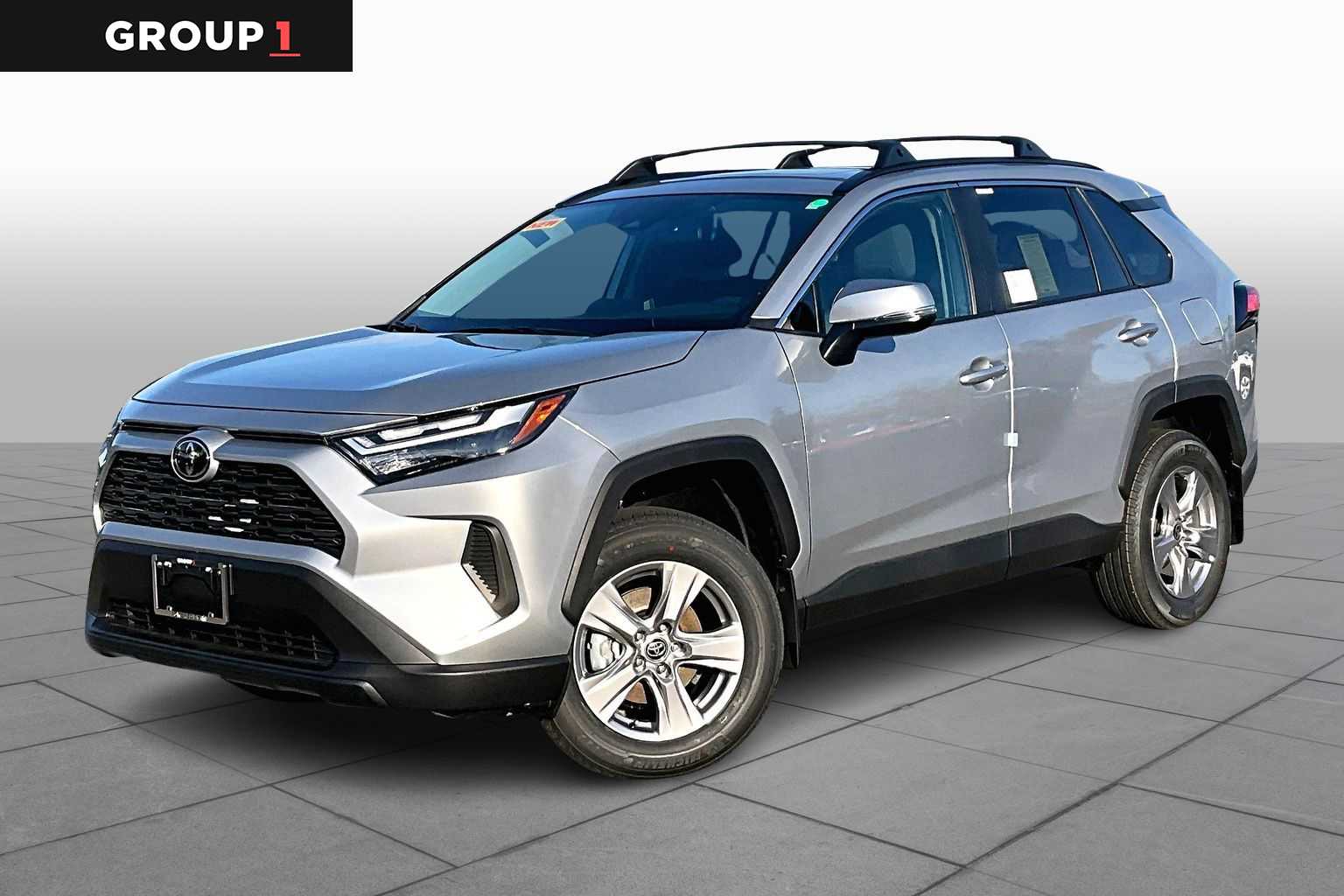 2025 Toyota RAV4 XLE's photo