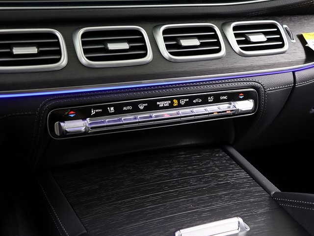 2026 Mercedes Benz GLS 450 4MATIC photo 25