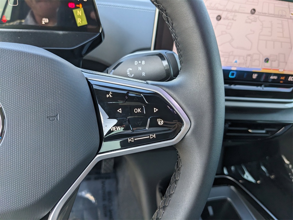 2025 Volkswagen ID.4 Pro Plus photo 3