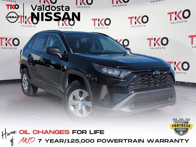 2021 Toyota RAV4 LE's photo