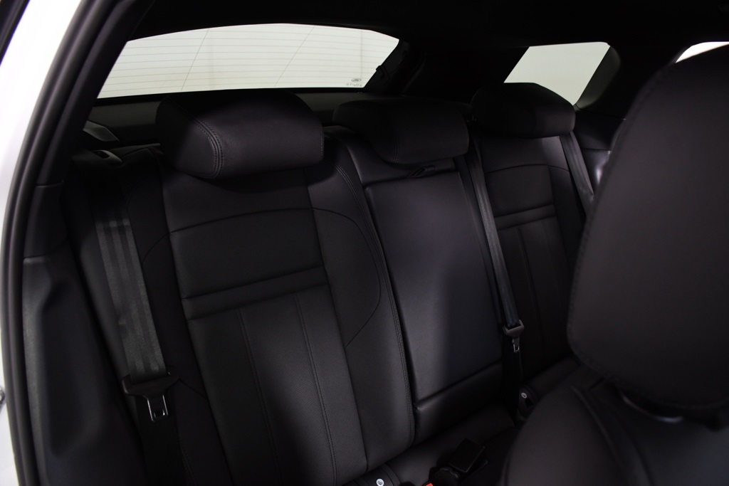 2026 Land Rover Range Rover Evoque Dynamic SE photo 23