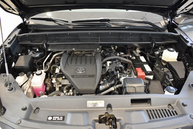 2024 Toyota Highlander LE photo 25