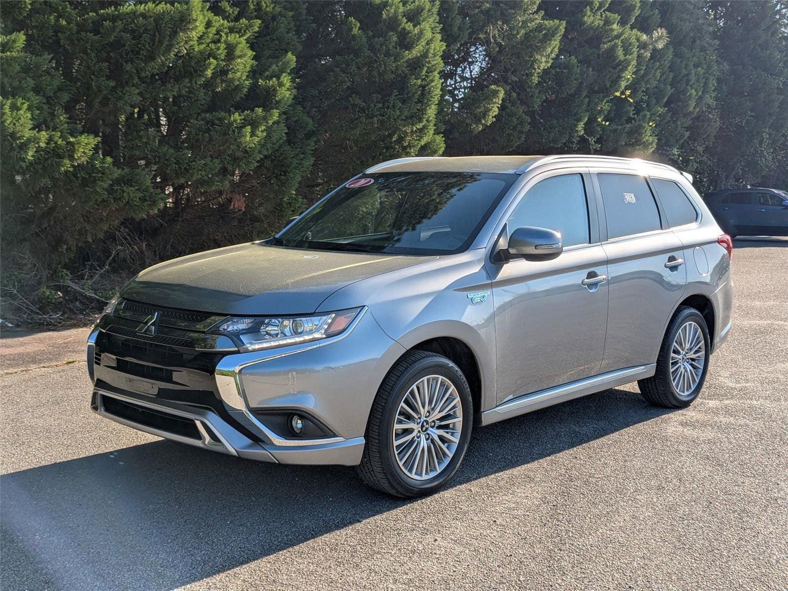 2020 Mitsubishi Outlander SEL's photo