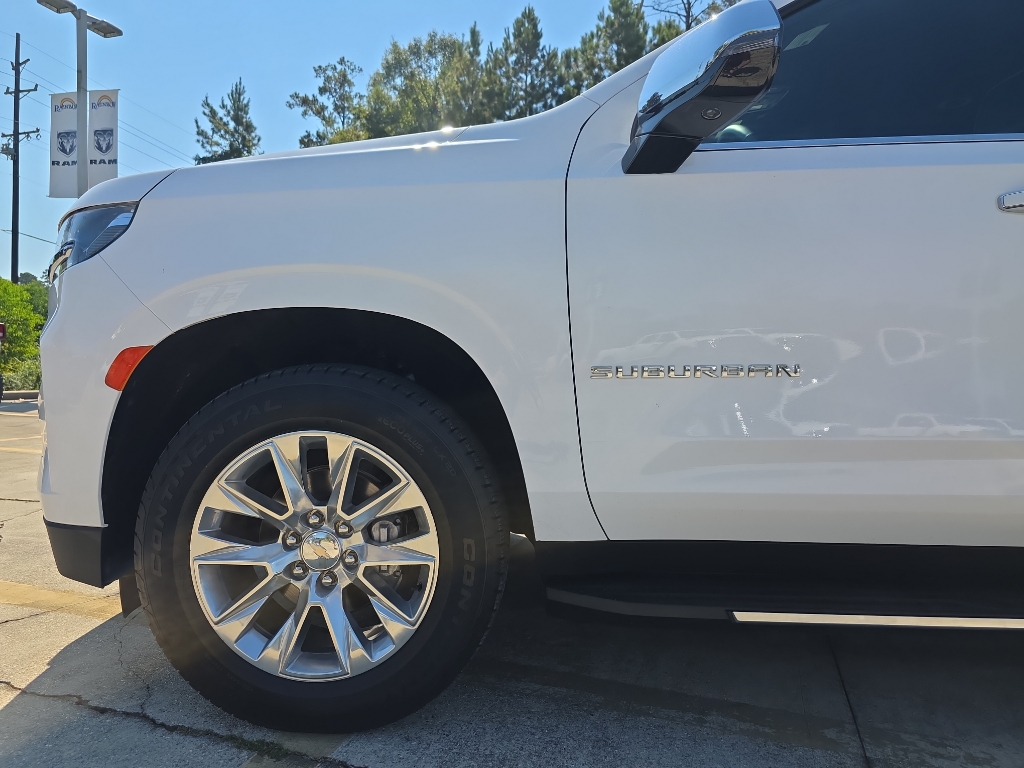 2023 Chevrolet Suburban 1500 Premier photo 4