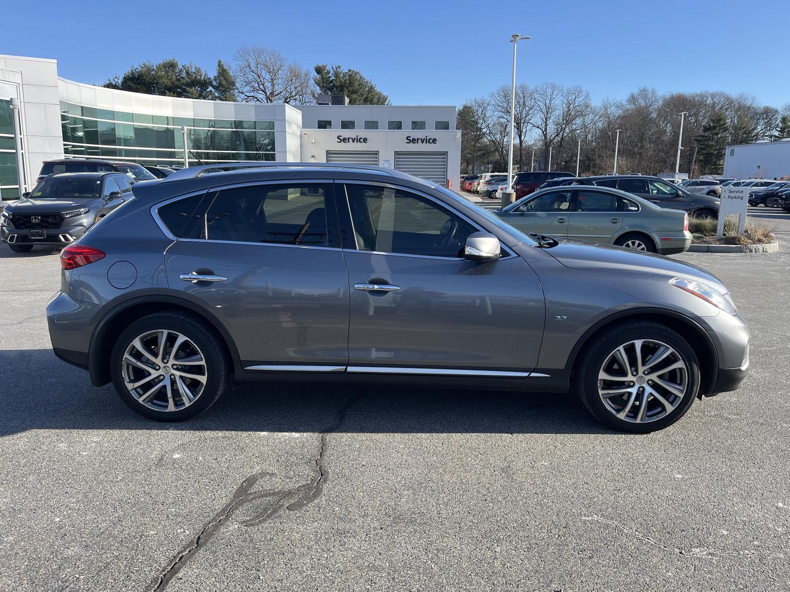 2017 Infiniti QX50 photo 2