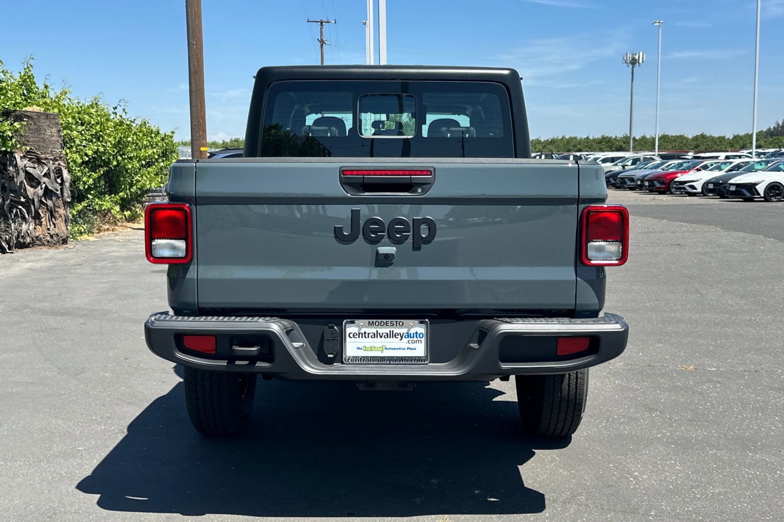 2025 Jeep Gladiator Sport photo 5
