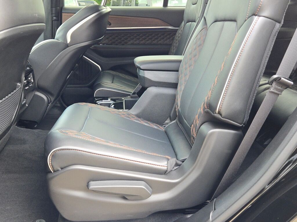2024 Jeep Grand Cherokee L Summit photo 19