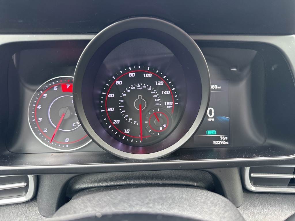 2022 Hyundai Elantra SEL photo 2