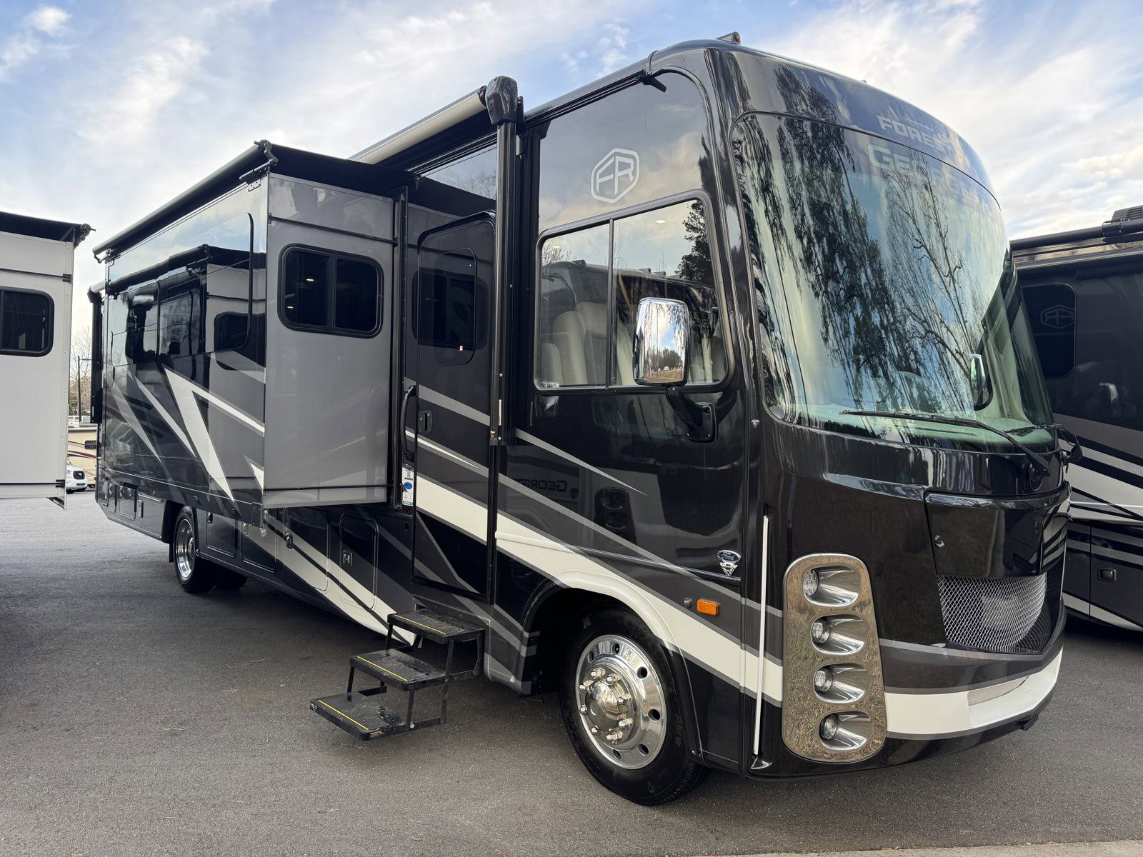 2023 Ford F-53's photo