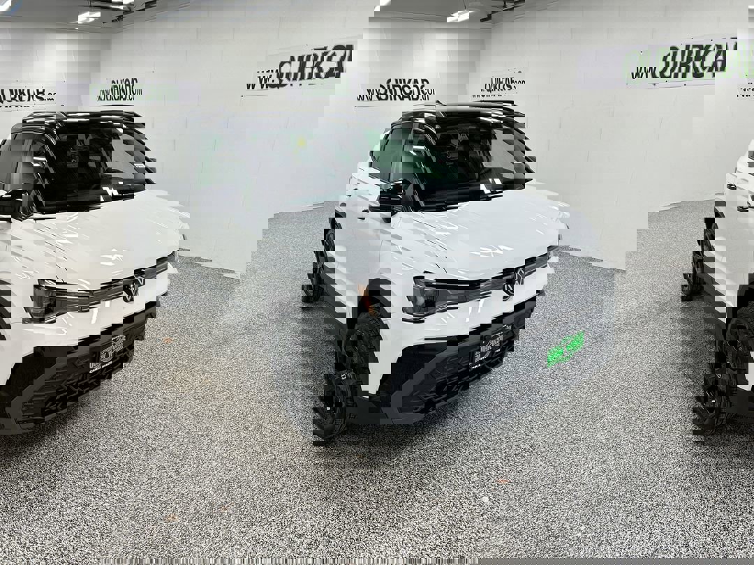 2026 Volkswagen Taos SE Black's photo