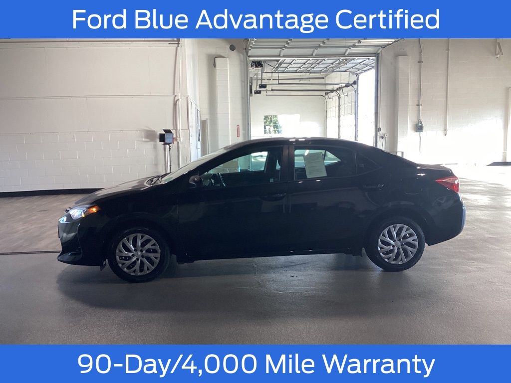 2019 Toyota Corolla LE photo 2