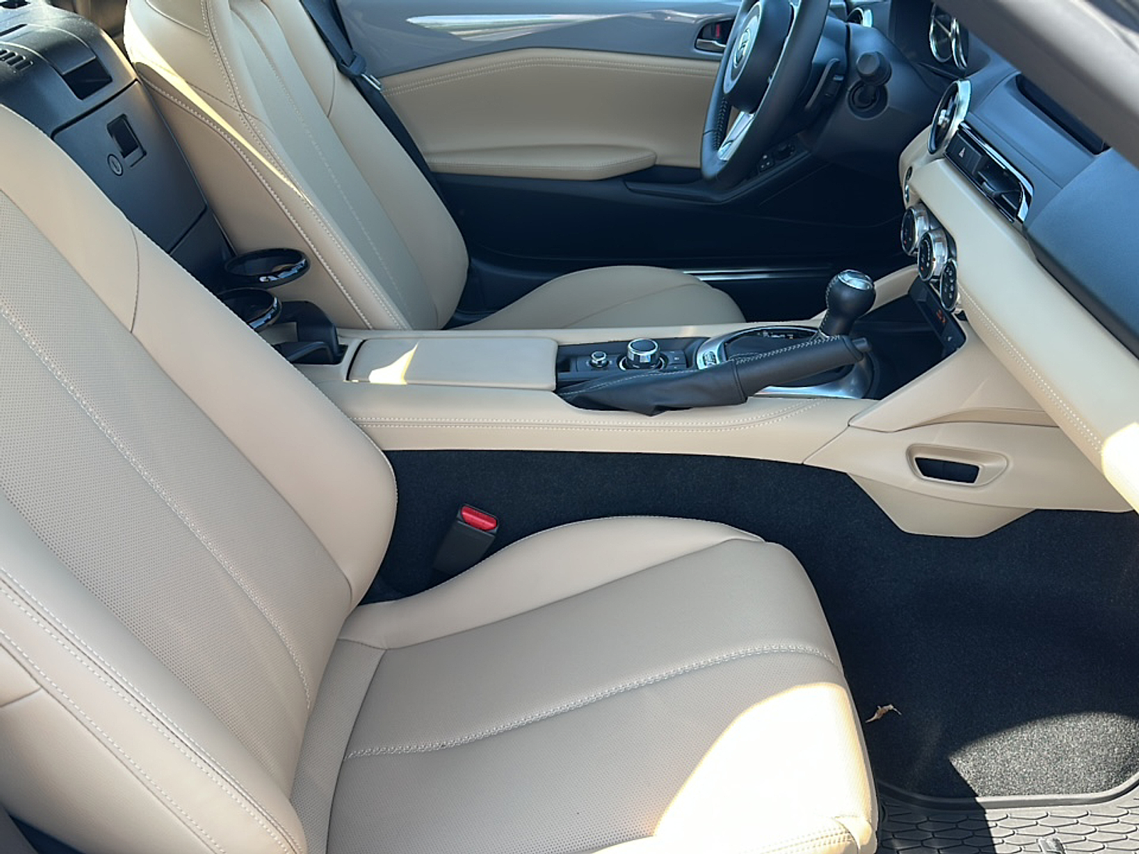 2024 Mazda MX-5 Miata Miata Grand Touring photo 5