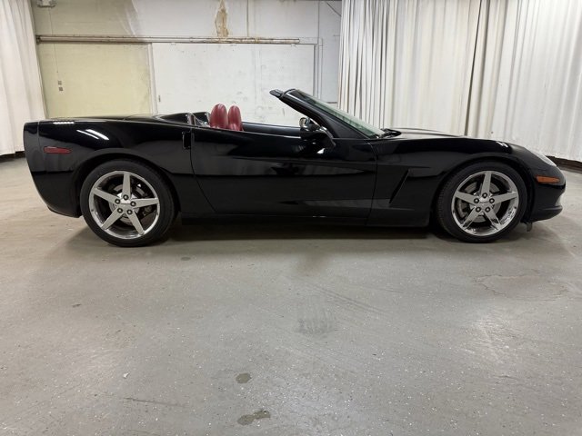 Used 2005 Chevrolet Corvette Base with VIN 1G1YY34U155124615 for sale in Fairmont, Minnesota