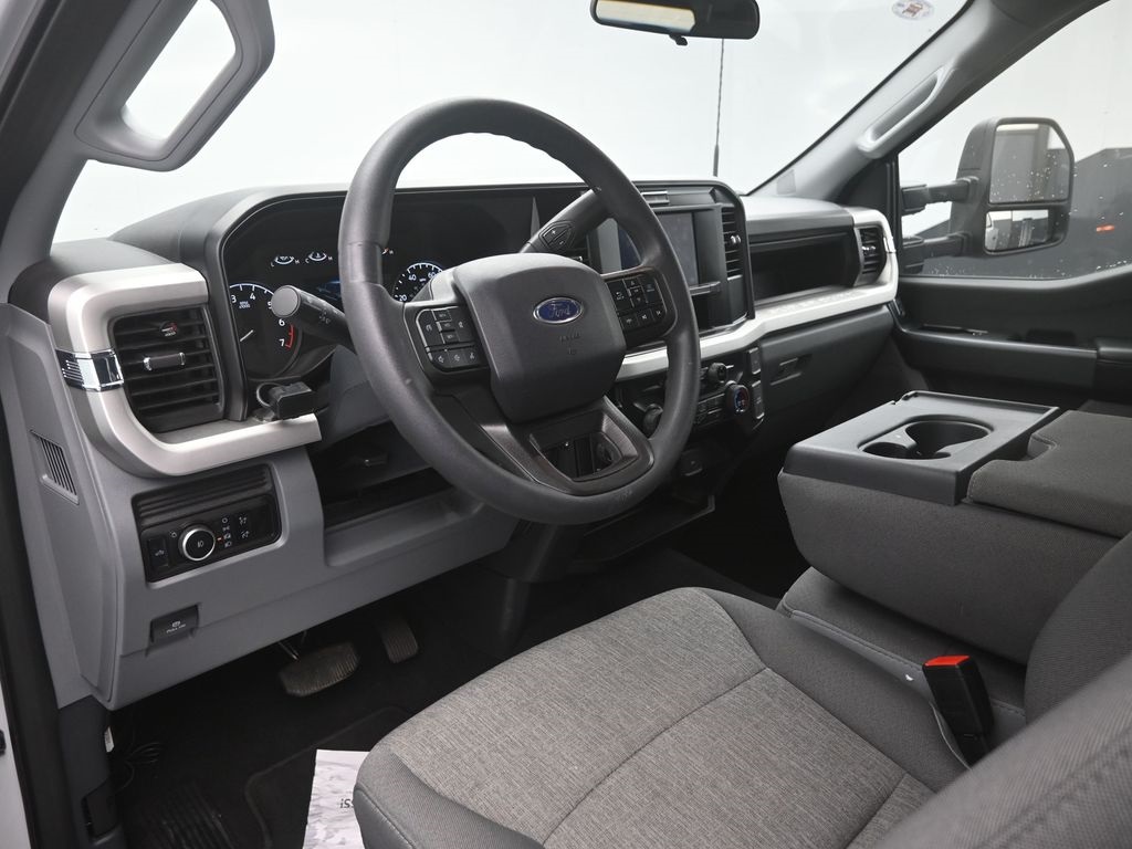 2025 Ford F-250 photo 19