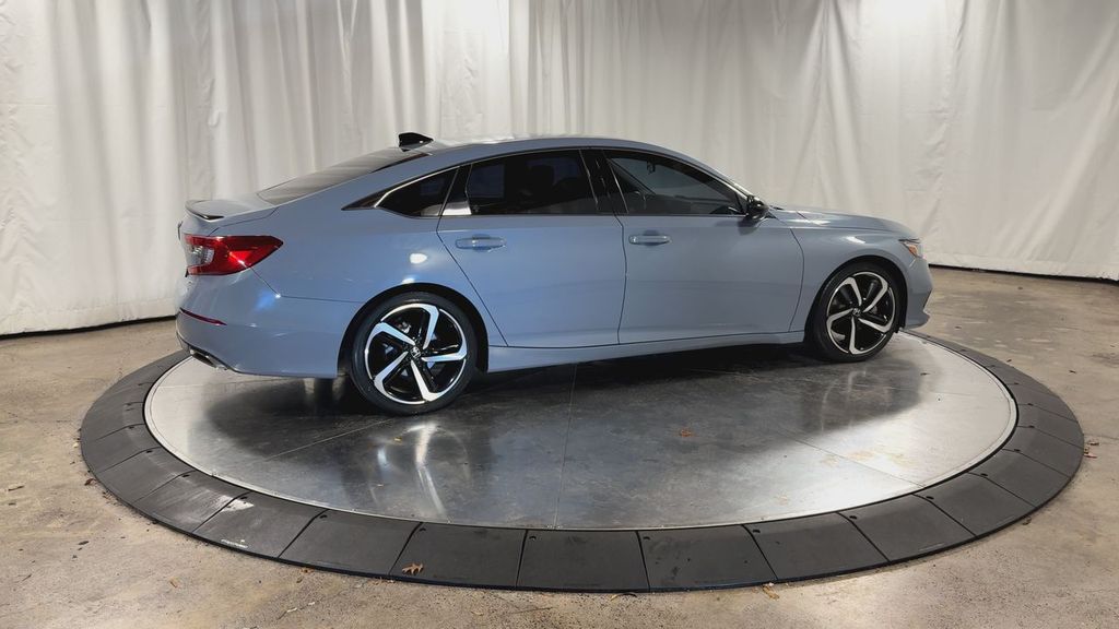 2022 Honda Accord Sport SE photo 2