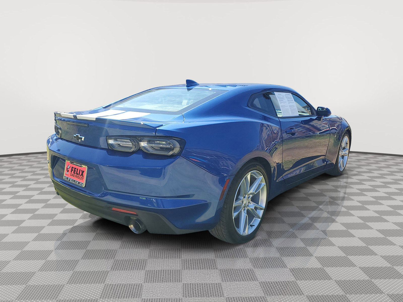 2023 Chevrolet Camaro 1LT photo 3