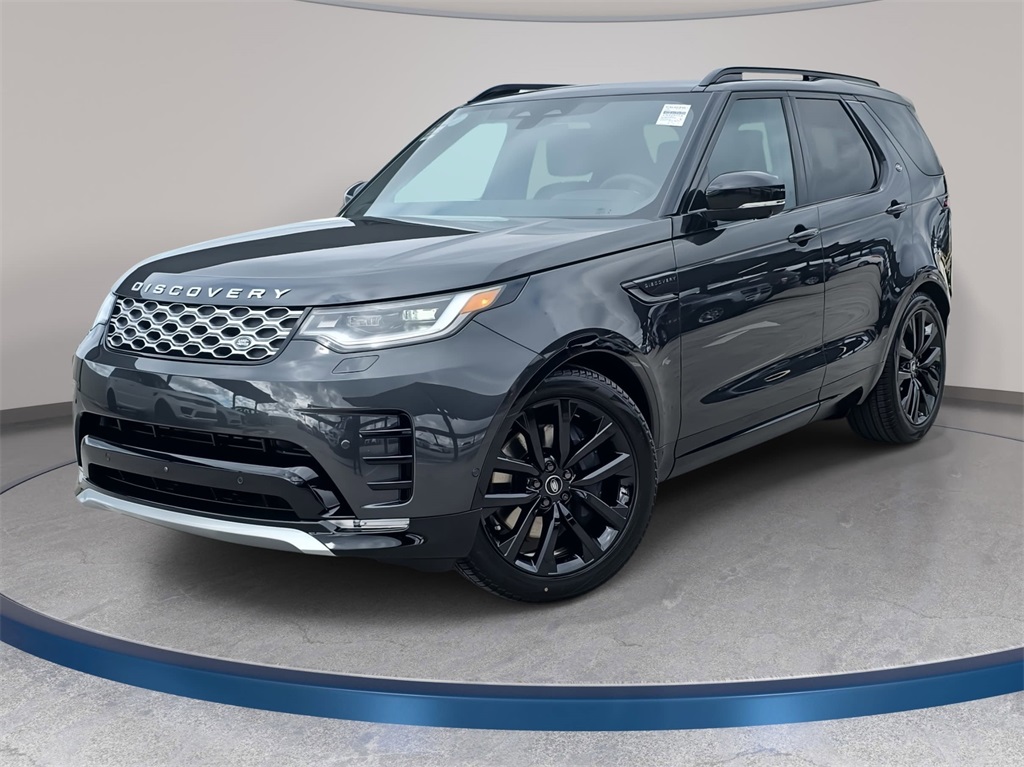 2026 Land Rover Discovery Tempest Edition's photo