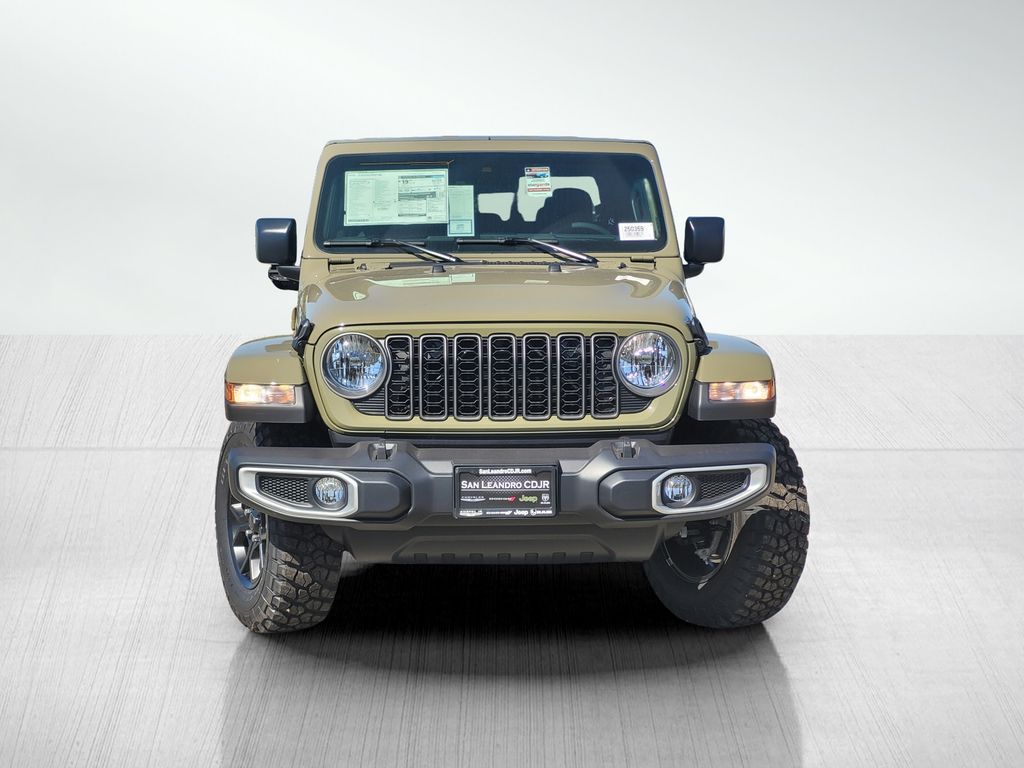 2025 Jeep Gladiator Sport photo 2