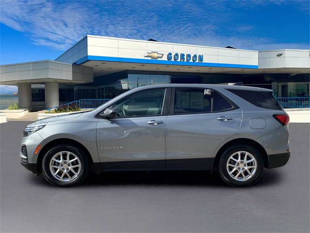 2023 Chevrolet Equinox LS photo 3