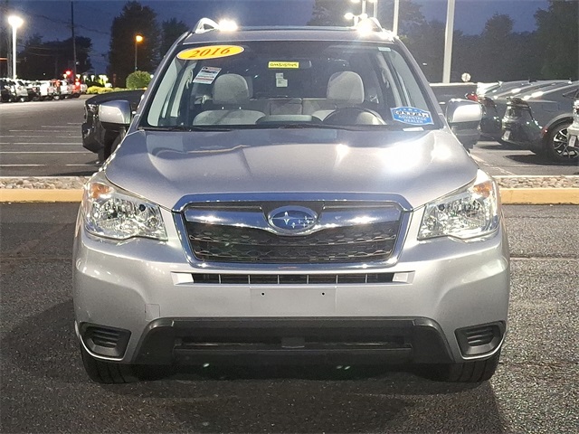 2016 Subaru Forester 2.5i Premium photo 3