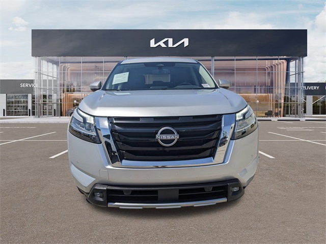2022 Nissan Pathfinder SL photo 5