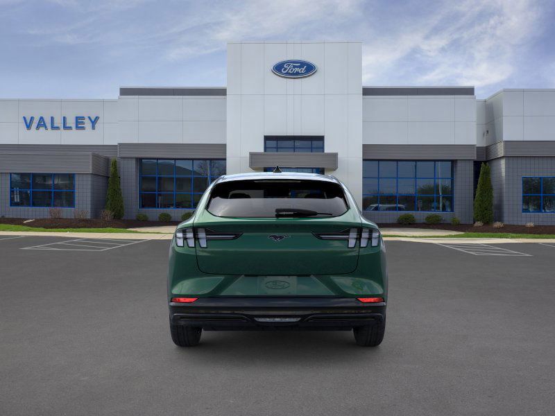 2025 Ford Mustang Mach-E Premium photo 4