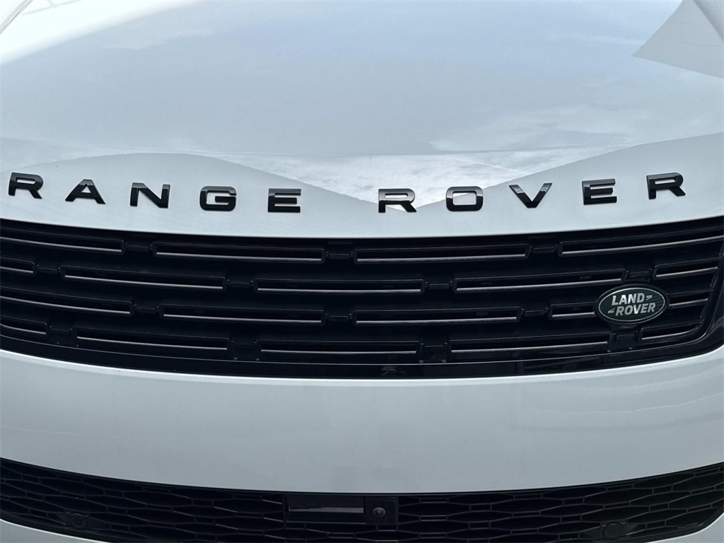 2025 Land Rover Range Rover Sport SE photo 12