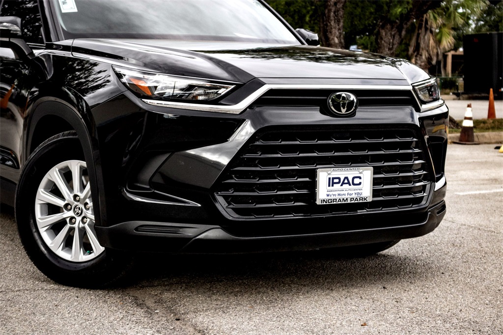 2024 Toyota Grand Highlander XLE photo 3