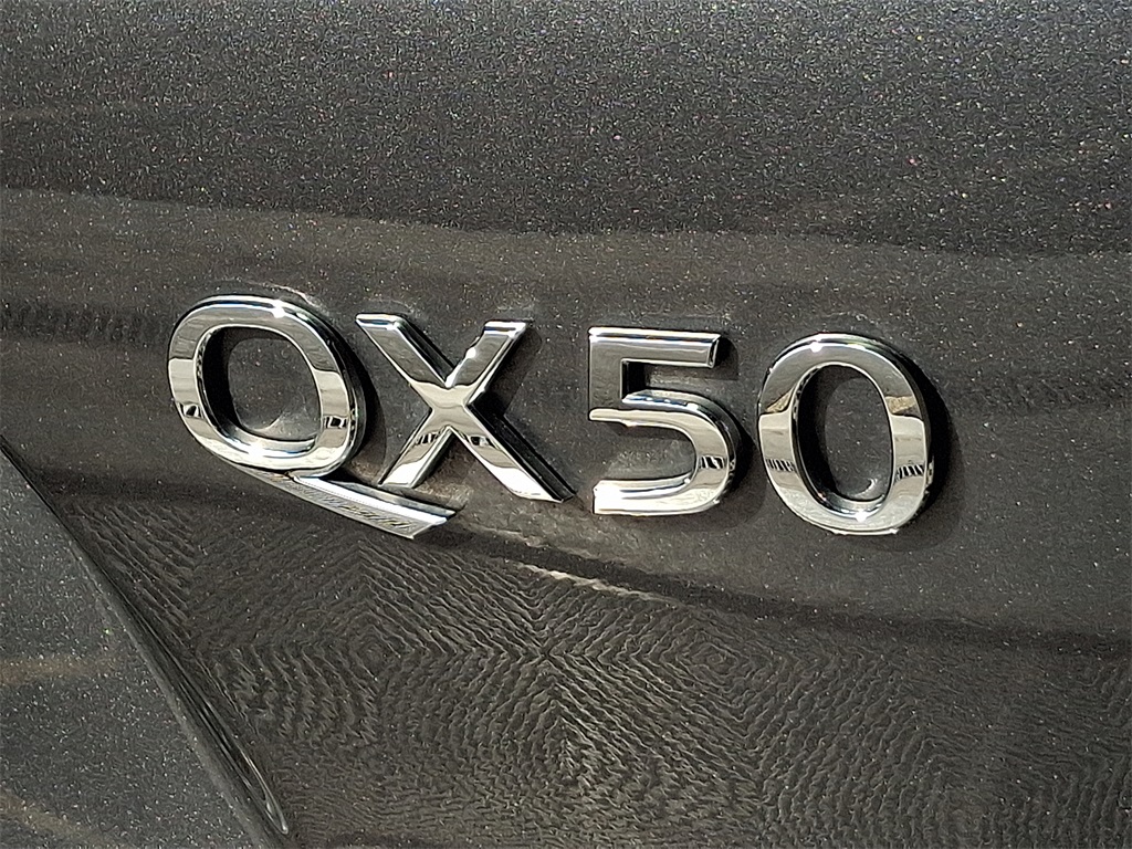 2022 Infiniti QX50 Essential photo 28