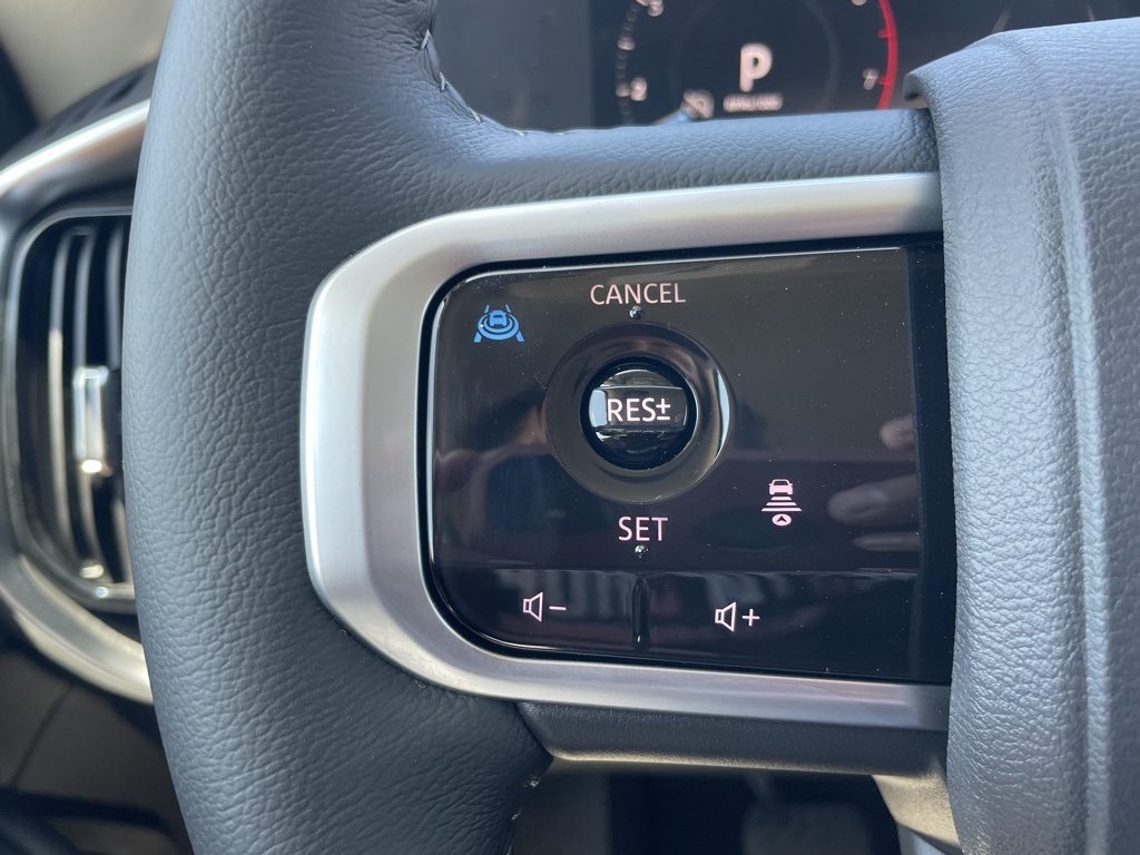 2025 Nissan Armada SV photo 8