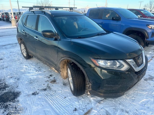 2020 Nissan Rogue SV photo 3