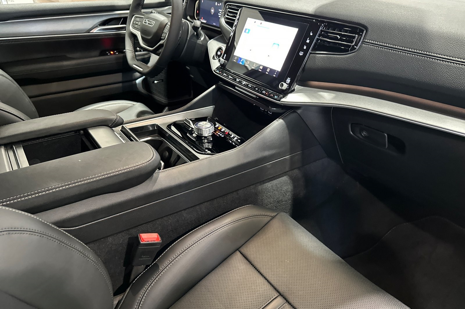 2025 Jeep Wagoneer Base photo 17