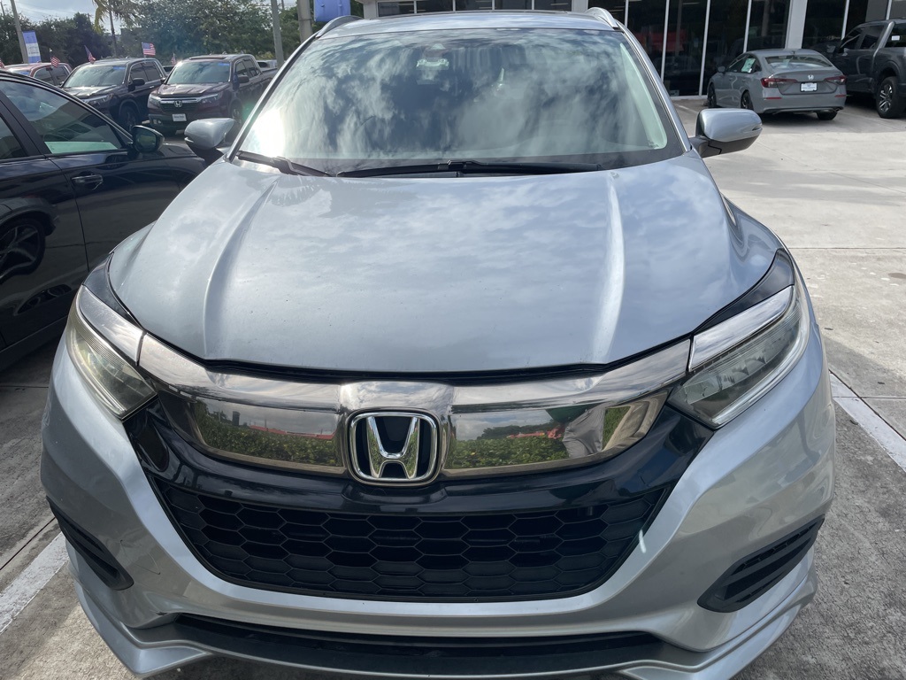 2019 Honda HR-V Touring photo 2
