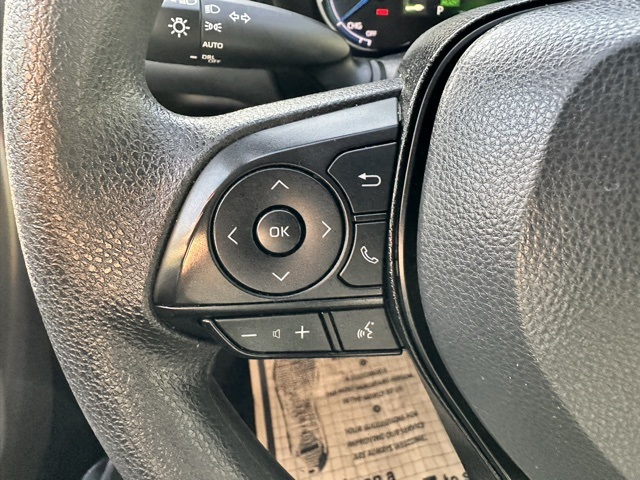 2024 Toyota RAV4 Hybrid XLE photo 28
