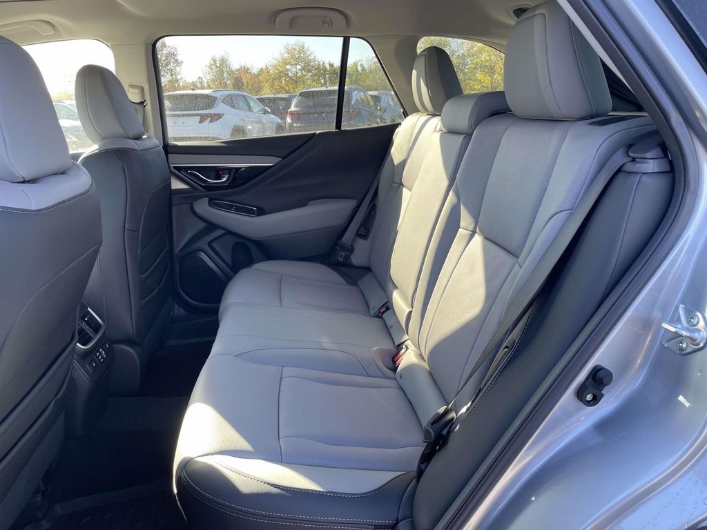 2025 Subaru Outback Limited photo 3