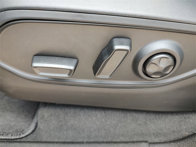 2025 Jeep Grand Cherokee Laredo Altitude photo 26