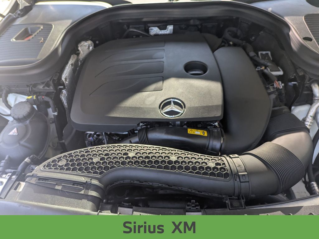 2022 Mercedes Benz GLC 300 photo 9