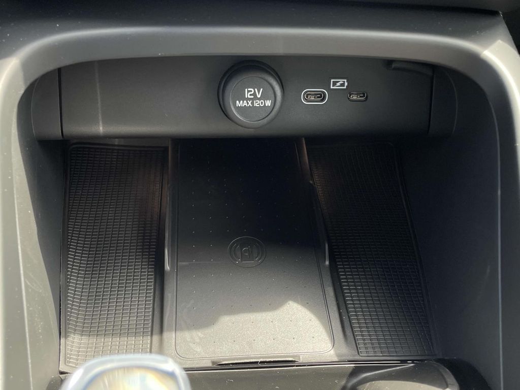 2026 Volvo XC40 AWD Plus photo 20