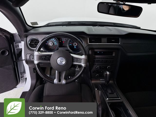 2014 Ford Mustang V6 photo 19