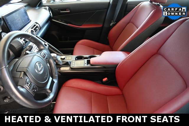 2022 Lexus IS 300 photo 9