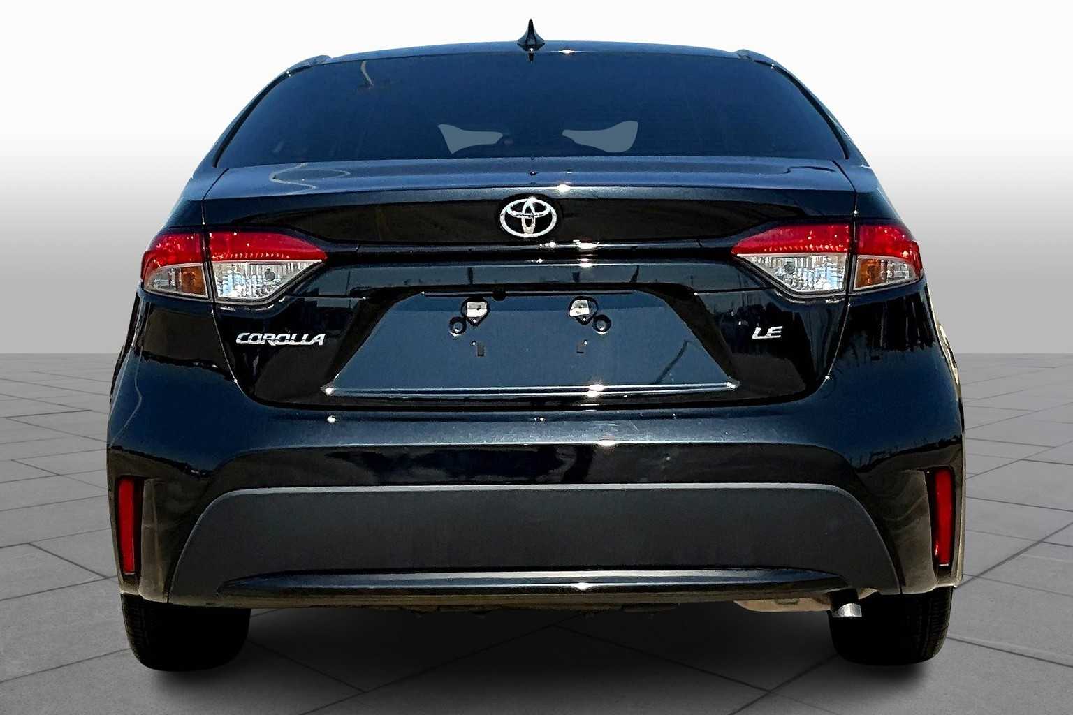 2022 Toyota Corolla LE photo 3