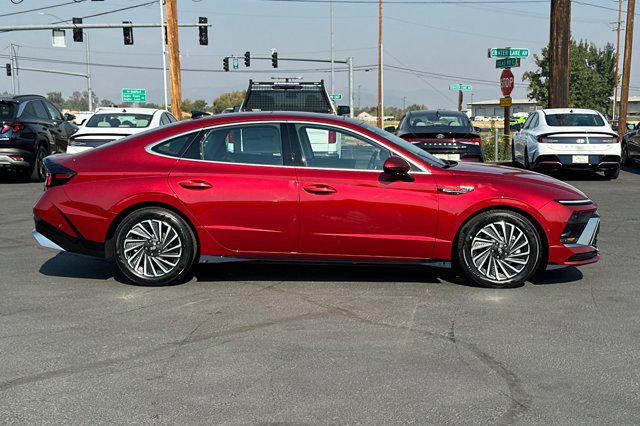 2025 Hyundai Sonata Hybrid Limited photo 3