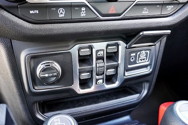 New 2026 Granite Crystal Metallic Clear-Coat Exterior Paint Jeep Sport image 32