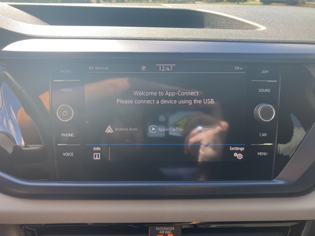 2022 Volkswagen Taos SE photo 24
