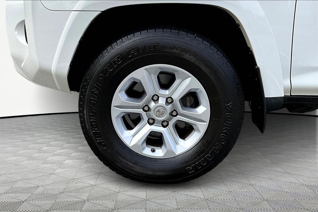 2020 Toyota 4Runner SR5 Premium photo 31