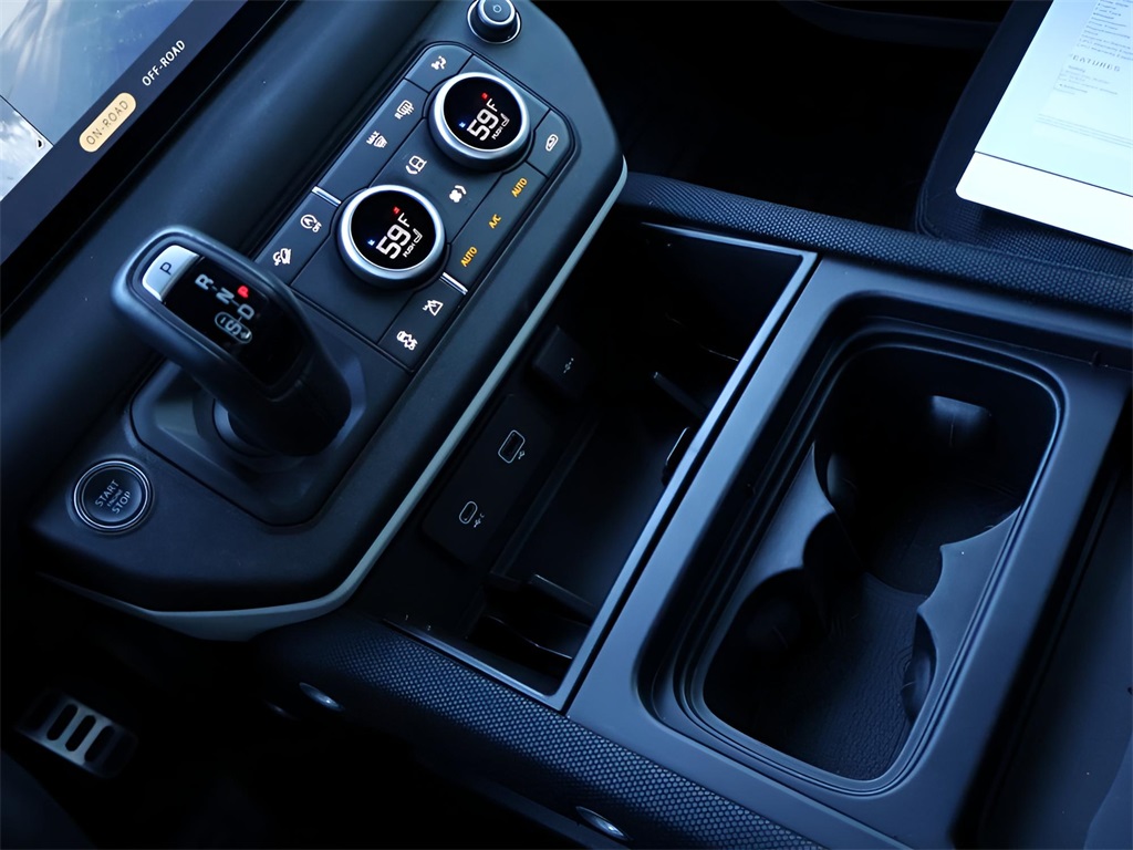 2022 Land Rover Defender 90 X-Dynamic S photo 23