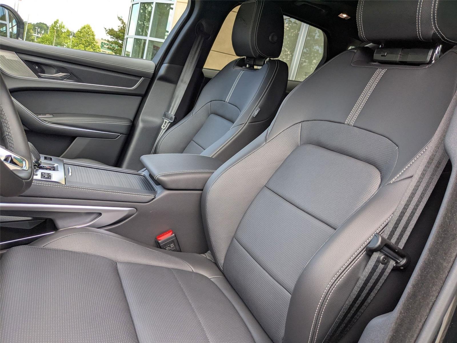 2026 Jaguar F-PACE P250 R-Dynamic S photo 10