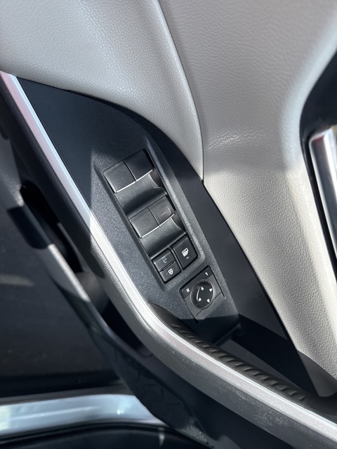 2019 Toyota RAV4 XLE Premium photo 18